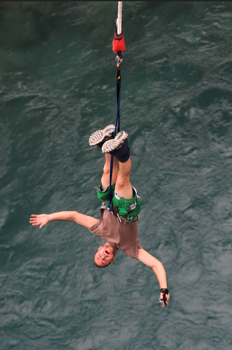 saut a lelastique a pau pres de tarbes lourdes toulouse luz bordeaux pyrenees