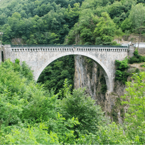 saut a l elastique a proximite de la dordogne 24000 perigord Nouvelle Aquitaine Perigueux Vallee de la Dordogne pont napoleon luz saint sauveur